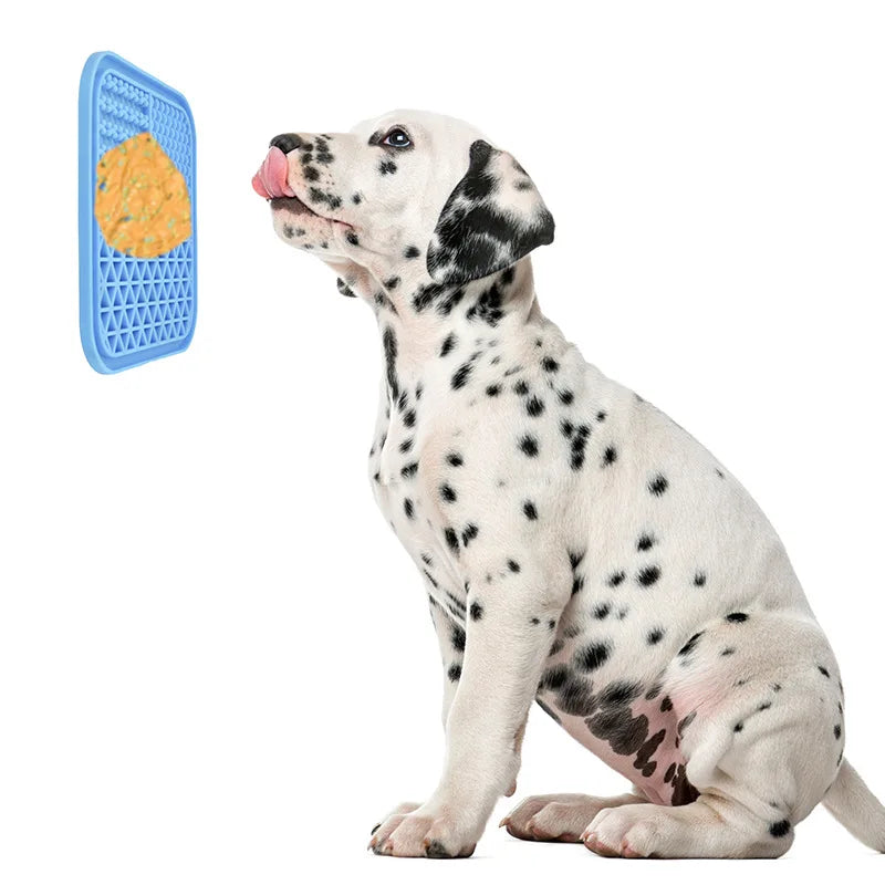 Silicone licking pad Pet Dog Lick Pad Bath Peanut Butter Slow Eating Licking Feeder Cats Lickmat Feeding Dog Lick Mat 15*15cm